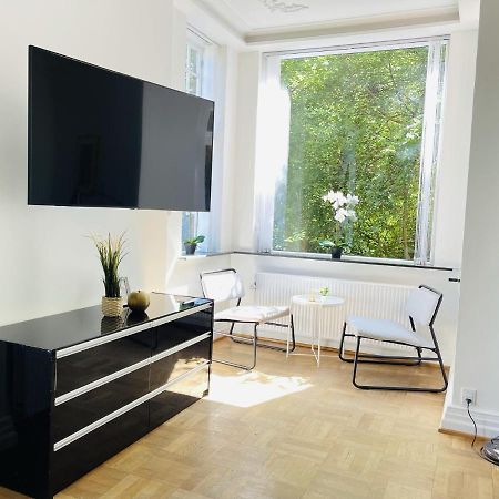 Aday - Aalborg Mansion - Open Bright Apartment With Garden Ngoại thất bức ảnh