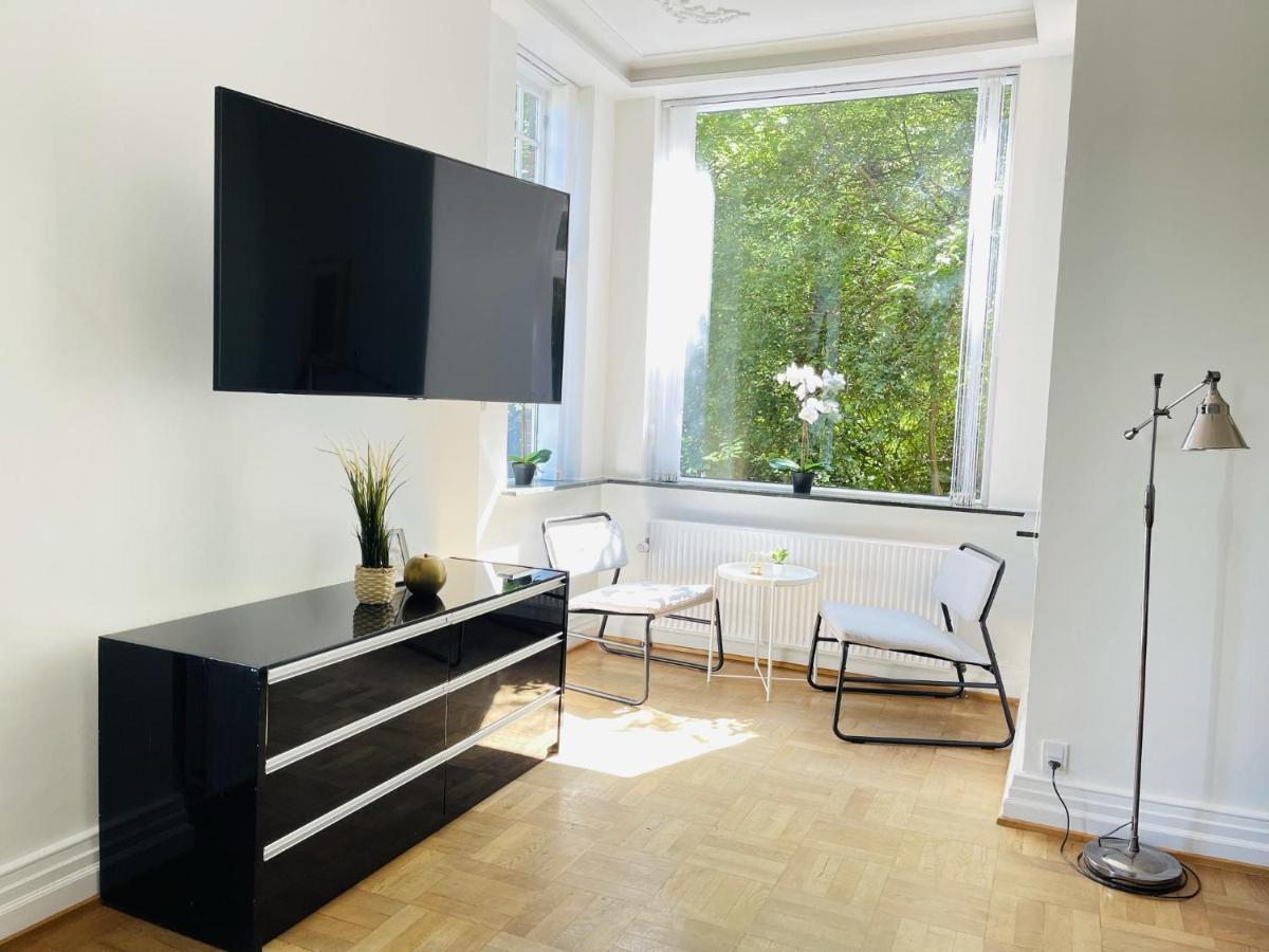 Aday - Aalborg Mansion - Open Bright Apartment With Garden Ngoại thất bức ảnh