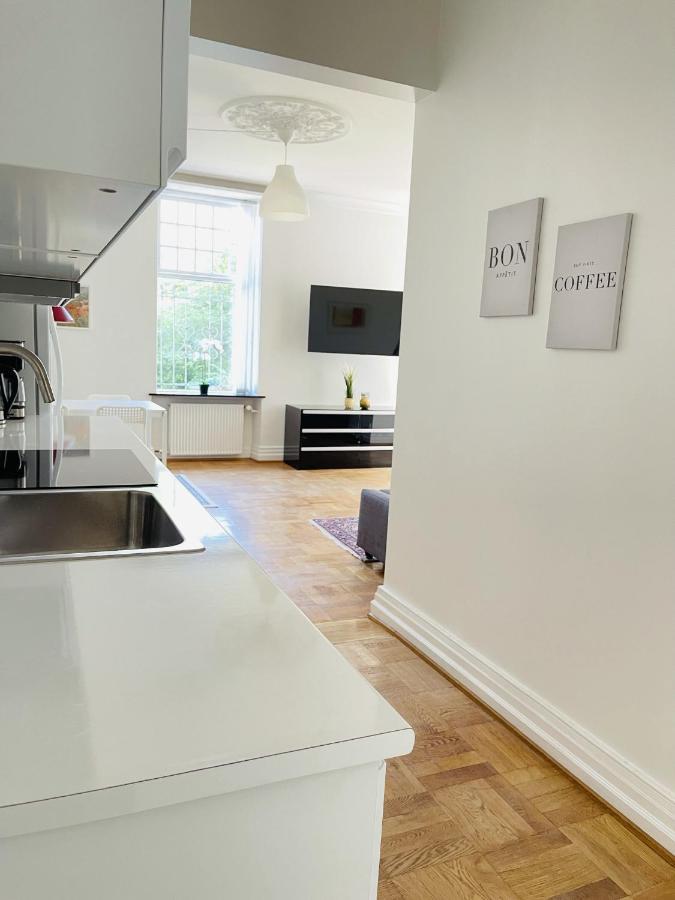 Aday - Aalborg Mansion - Open Bright Apartment With Garden Ngoại thất bức ảnh